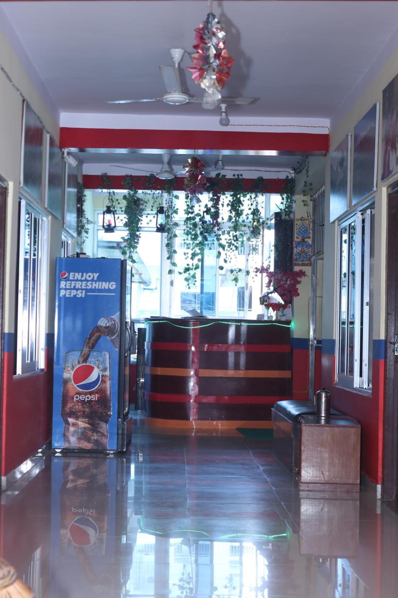 Punjabi Dhaba Lodge & Restaurant Rummindei Bagian luar foto